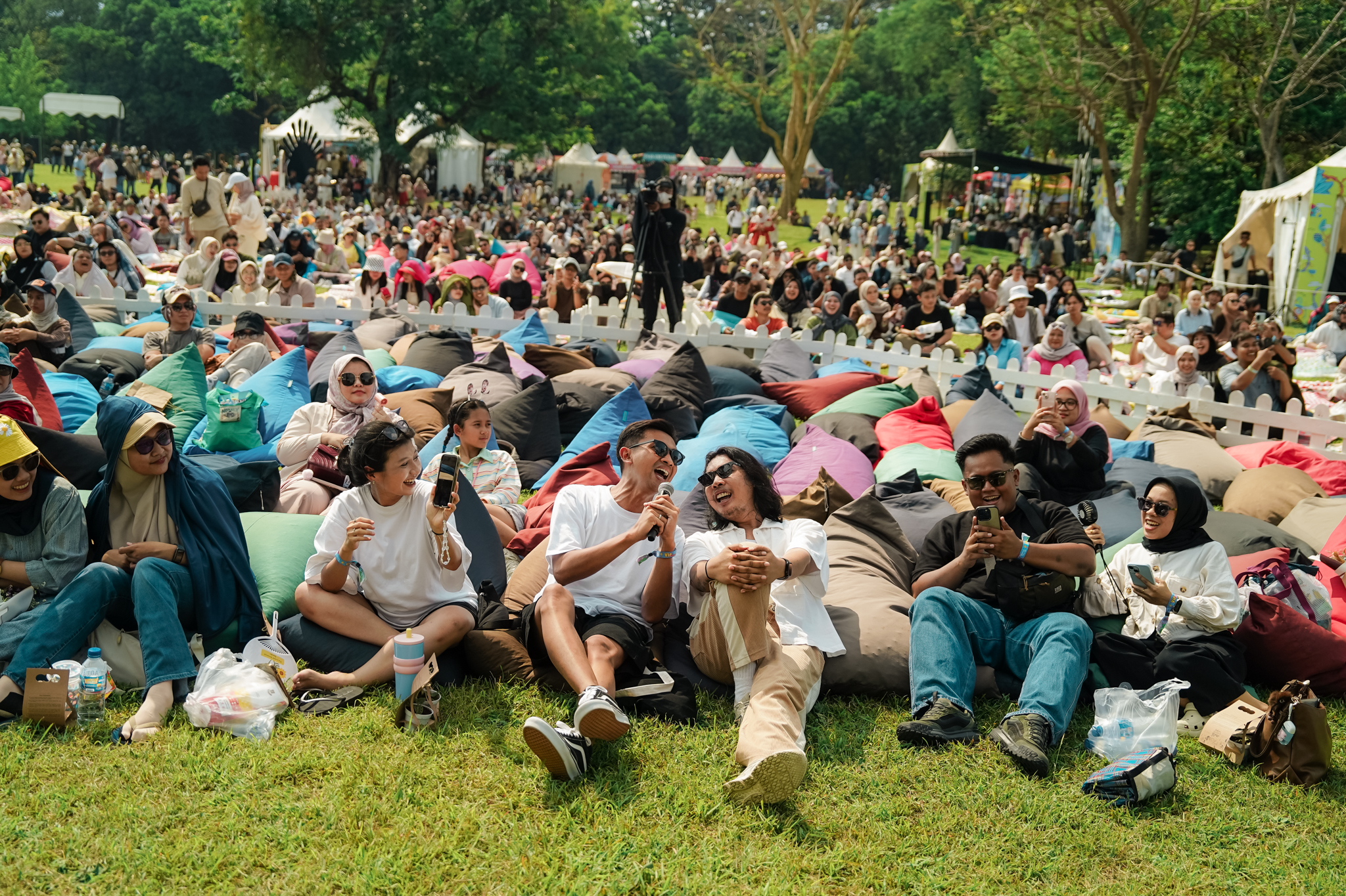 Sunset di Kebun 2025, Festival Ikonik Keluarga di Tengah Alam  Sukses Padukan Piknik, Musik, dan Konservasi